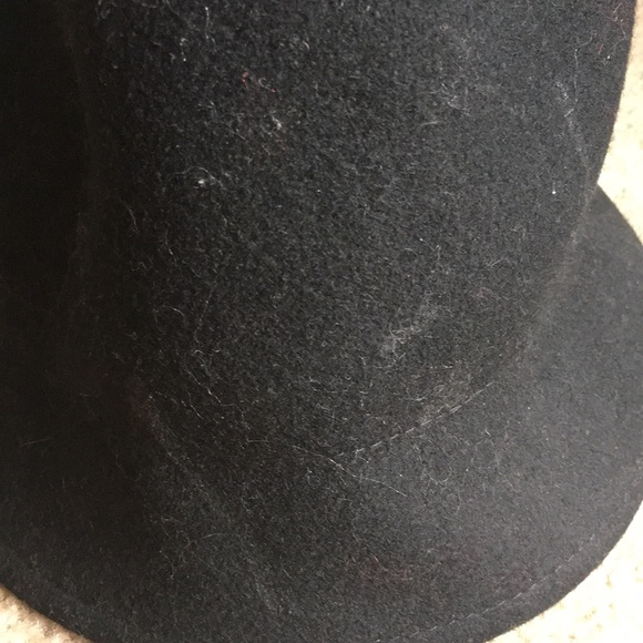 Black wool bowler/circle hat - Picture 4 of 4